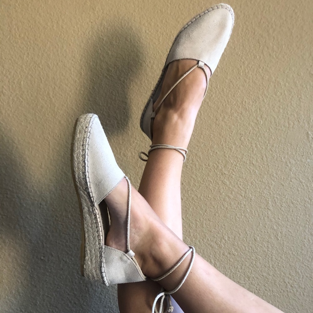 NWOB WOMENS FABIOLAS ESPADRILLE LACE Platform SZ 9